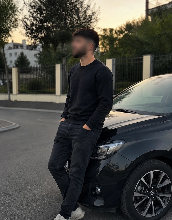 Ofer companie doamnelor și domnișoarelor, discreție maximă