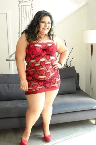 Carmen doamna matura cu forme