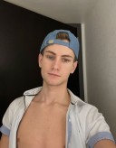 Un bărbat frumos disponibil pentru tine - imagine 4