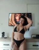 DEEA!Am locație,fac și deplasări la hotel caut colega - imagine 1