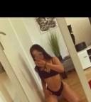 Brunetă slim - imagine 3