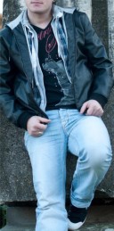 Tanar discret si serios.... - imagine 5