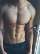 Barbat tanar - imagine 1