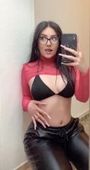 Show web bruneta 19 ani - imagine 1