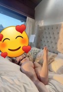 Doua fete nebune doar pentru tine ( PARTY GIRLS ) - imagine 4