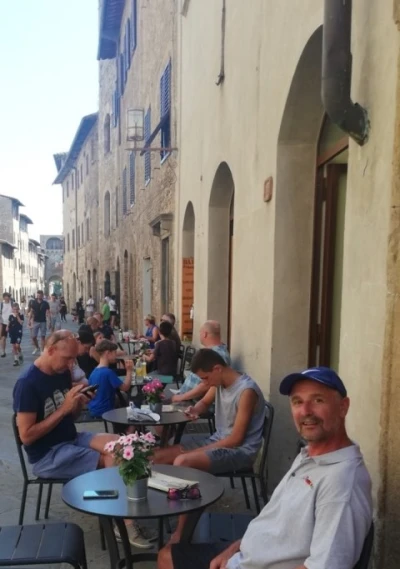 Barbat in cautare de companie