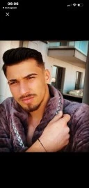 Baiat ce iti ofera momente de neuitat - imagine 1