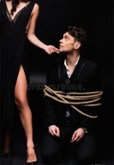 Sclav foarte supus caut doamna,domnisoara pt adorarea talpilor.Exclus barbati! - imagine 3