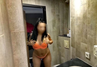 Reala bruneta doar o zi