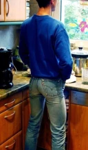 Tanar caut fata dura pentru spanking. Fara contact intim. - imagine 1