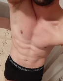 Tânăr atractiv - imagine 4