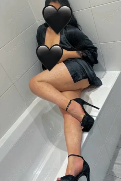 Elena Matura 36 Ani Sexy - Singură în locație!