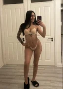 Bruneta superba ! Acum am ajuns ! - imagine 2