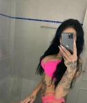 Brunetta cu tatuaje - imagine 4