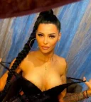 Bruneta tatuata zona stefan cel mare - imagine 2