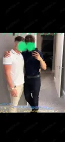 Doi baieti hetero activi dotati cautam un baiat pasiv - imagine 1