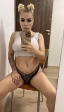 Blonda reala garantez revenirea militari rezident - imagine 4