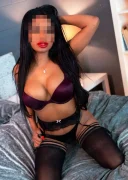 Bruneta 40 ani - imagine 1