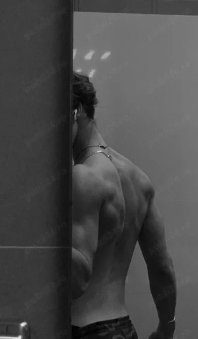 Baiat dotat 19cm cauta sa satisfaca placerile femeilor