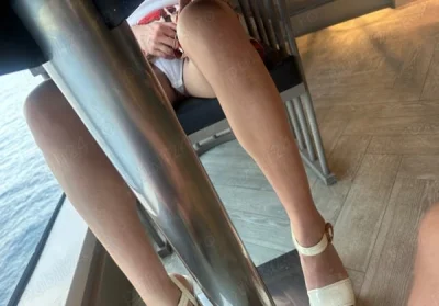 Doar azi cautam un cuplu pt o mini party doar cuplu