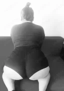 Tania bruneta noua venita in oras - imagine 5