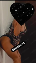 Confirm cu piercingurile giulia 30 de ani - imagine 2