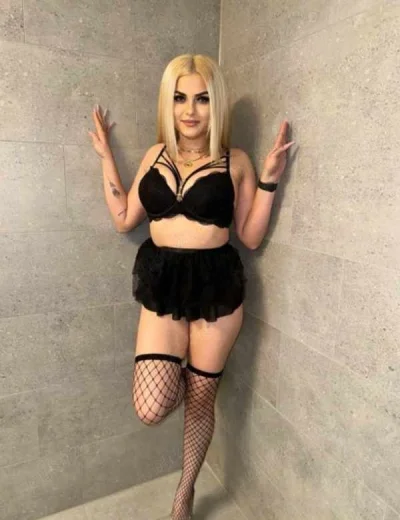 Sunt alisia noua in oras va astept