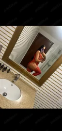 Buna sunt miruna fac la mine sau la tine - imagine 1