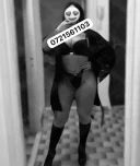 Bruneta minion cu forme - imagine 1