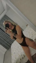 Blonda sexy fac si deplasari hotel sau pensiune - imagine 1