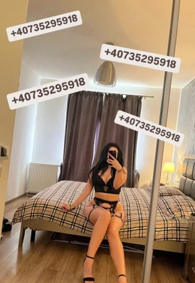 Bruneta sexy poze reale 100 deplasari hotel