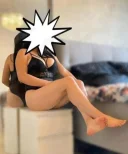 Bruneta cu usoare forme - imagine 4