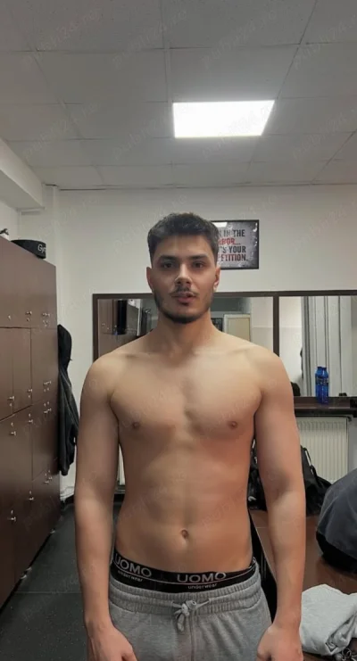 Barbat aratos si abitios