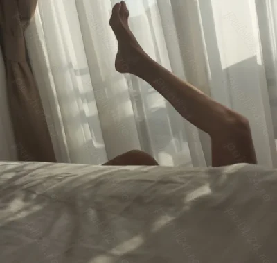 Doamna slim interesata de un tip bn dotat