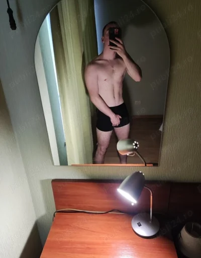 Baiat cauta doamne scrieti pe whatsapp