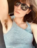 Interesat de femeie all natural body hairy - imagine 1