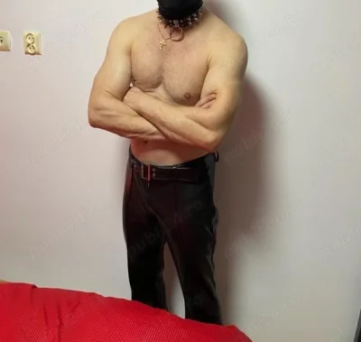 Cuplu dominant cauta fata submissive cu care sa realizeze o conexiune frumoasa