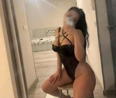 Disponibila pentru party