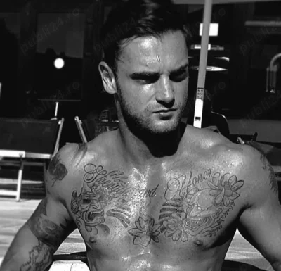 Suntem 2 prietenii si acceptam si barbatii