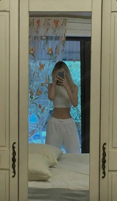 Citeste descrierea altfel nu deranja cu neseriozitate sunt studenta langa piata romana locuiesc