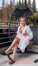 Blonda silicoanata xxx noua in oras poze 100 reale - imagine 1