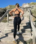 Caut domn generos si discret - imagine 1