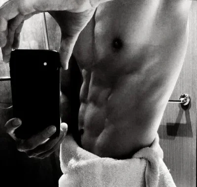 Baiat bine facut astept sa ne distram