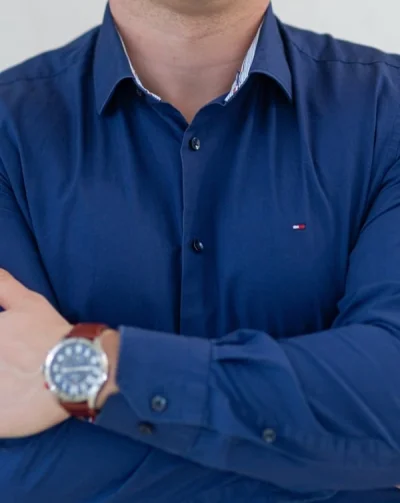 Bărbat matur, generos și rafinat caută companie feminină specială