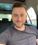 Un barbat desavarsit si manierat - imagine 4