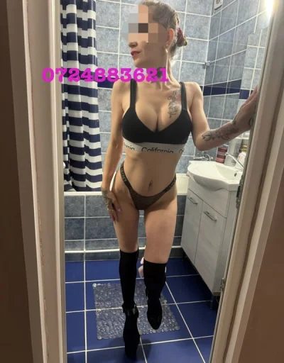 Hot hot blonda siliconata reala100 slim micuta cu chef de joaca servicii totale de vis