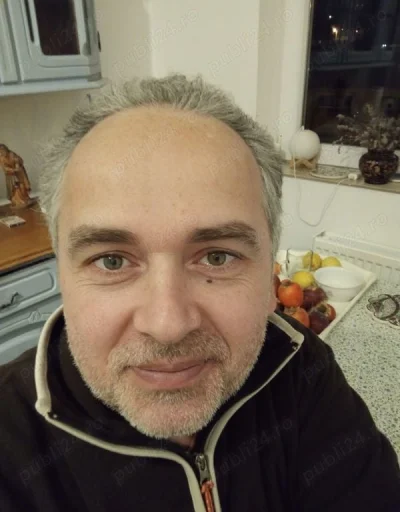 Barbat 48 ani caut pereche de genul feminin