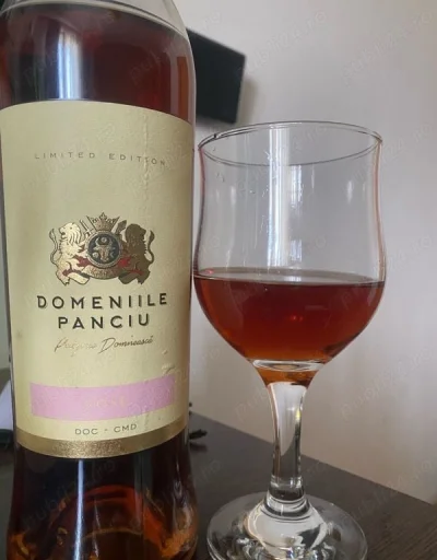 Cuplu oferim intalniri romantice