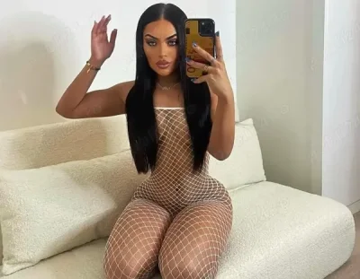 Bruneta zona decebal luxxxxx