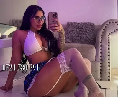 Bruneta rasfat pasiune vip luxury ptr cei care se respecta